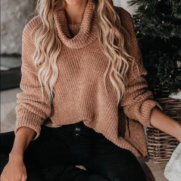 ✨HP✨ Vici turtle neck - Picture 2 of 7